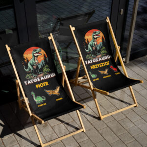 Personalizowany leżak Tatozaurus z imieniem Taty i kolorowymi postaciami dinozaurów symbolizującymi dzieci – idealny prezent na Dzień Ojca
