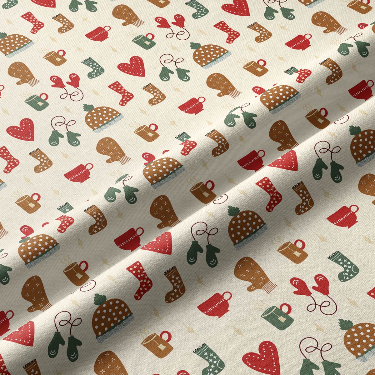 tkanina zimowa kremowa w stylu skandynawskim z czapkami i kubkami