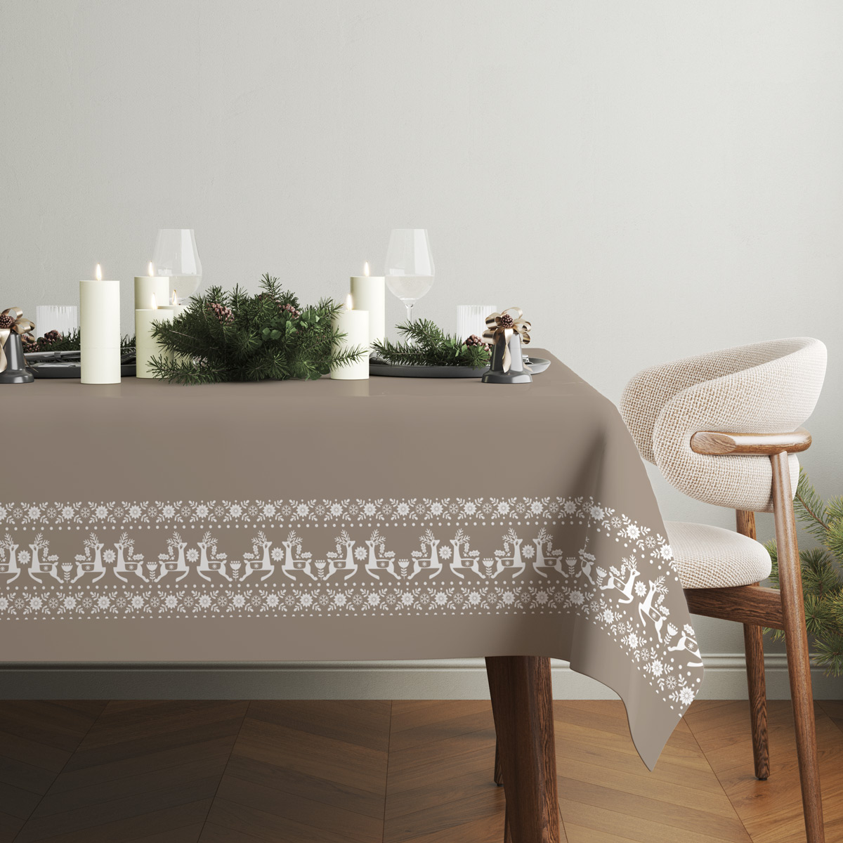 elegancki obrus świąteczny z motywem reniferów i śnieżynek