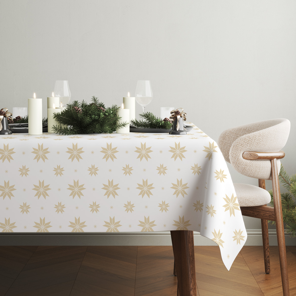 elegancki obrus świąteczny biało-złoty w aranżacji stołu