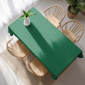 widok z góry na zielony obrus z gałązkami