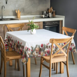 obrus na wymiar z czerwono-złotym wzorem