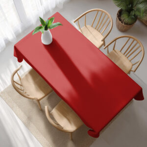 klasyczny czerwony obrus na Boże Narodzenie