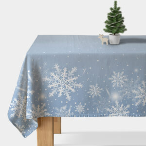 błękitny obrus zimowy z białymi śnieżynkami