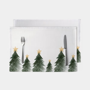 biała podkładka stołowa z choinkami i złotymi gwiazdami