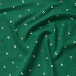 Podkładka na stole – zielona podkładka z delikatnym wzorem w klasycznym stylu.