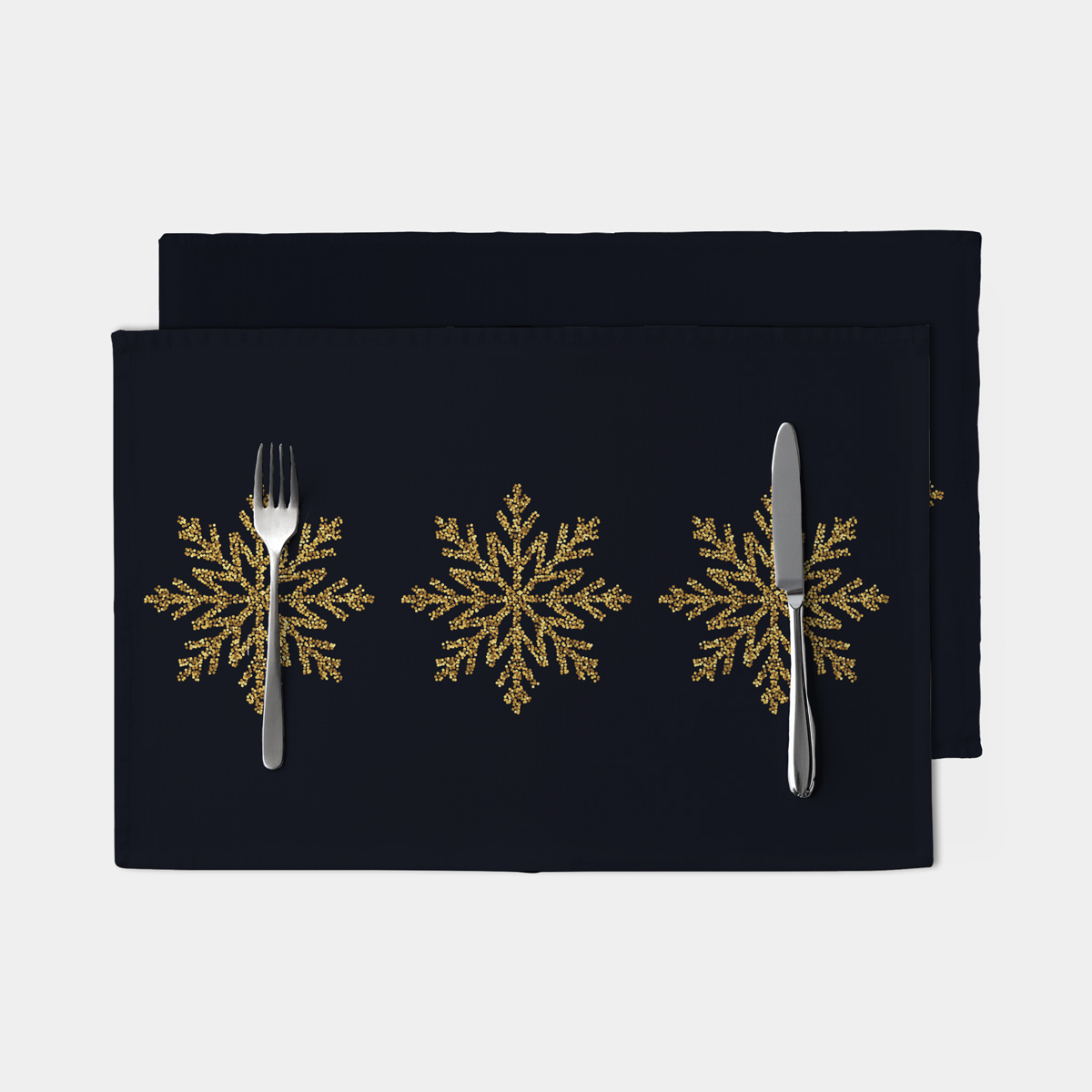 czarna podkładka świąteczna ze złotymi śnieżynkami