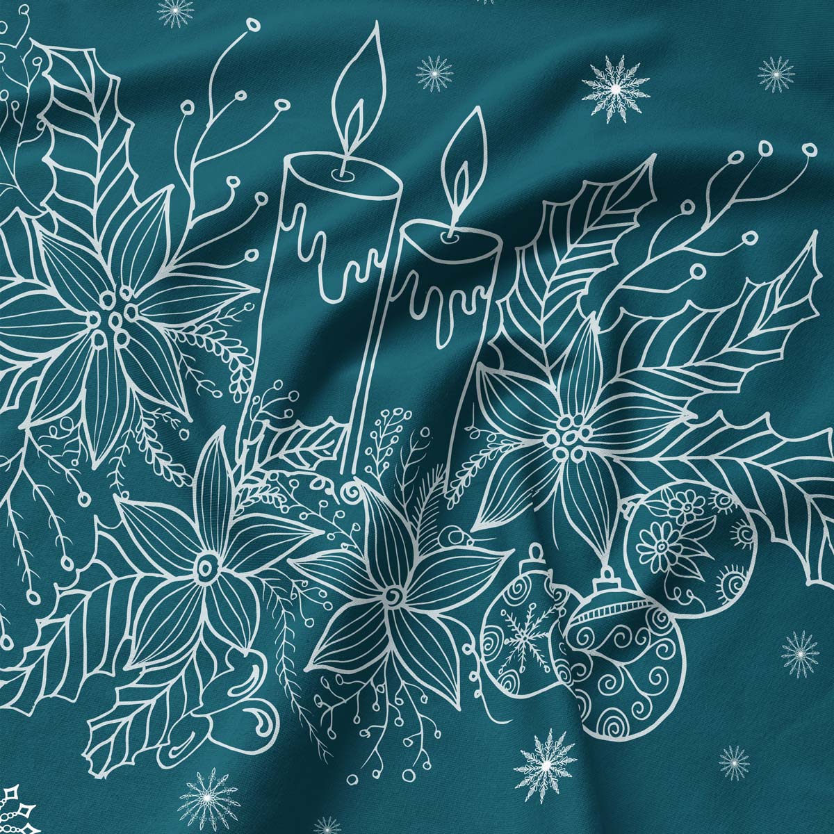 dekoracyjna podkładka ze świecami i zimowymi liśćmi