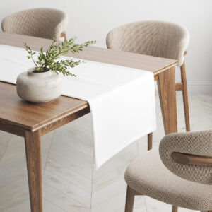 biały świąteczny bieżnik na wymiar w jadalni