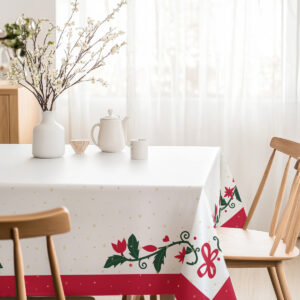 obrus na Święta z czerwono-zielonym ornamentem