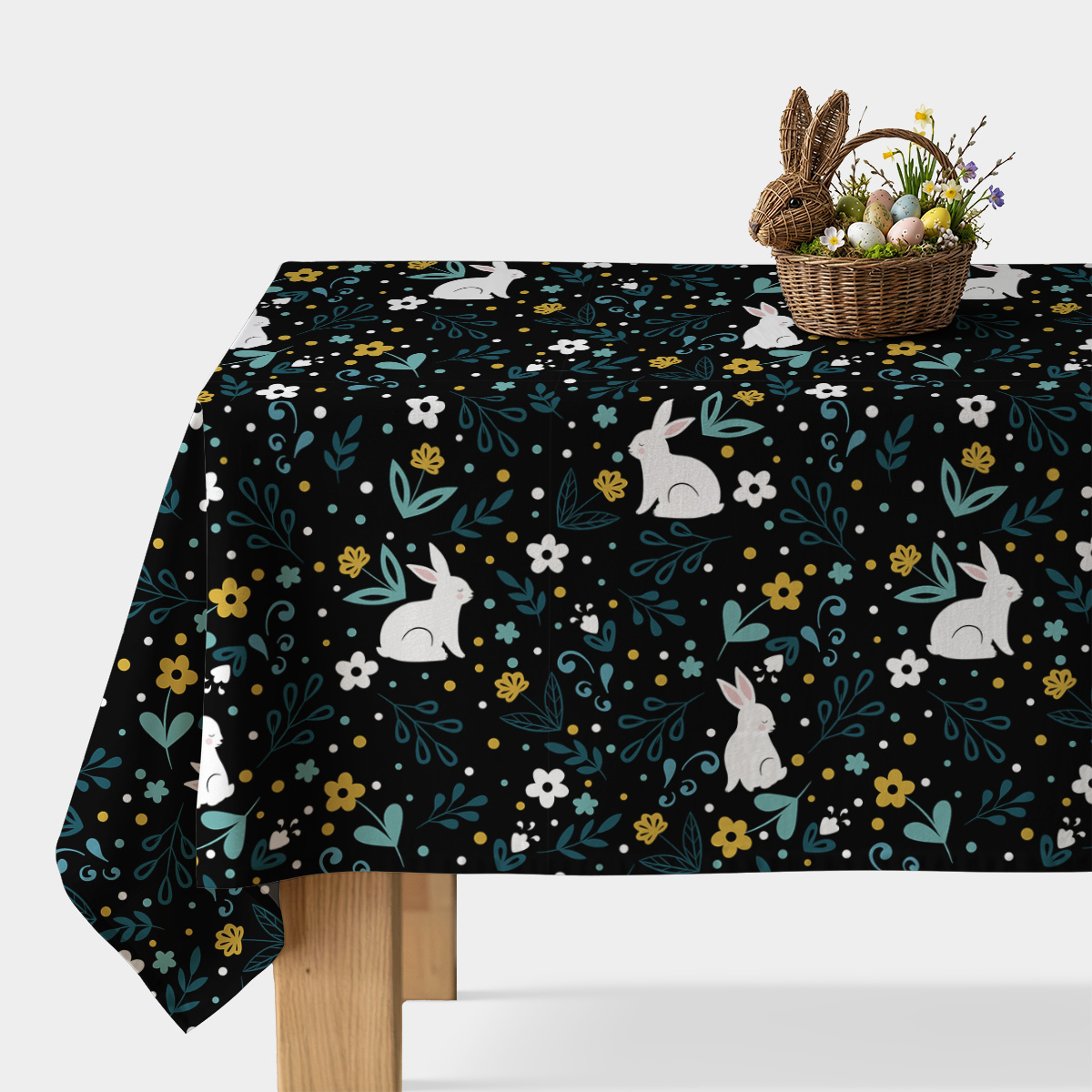 Obrus wielkanocny na wymiar czarny z białymi zajączkami na stole