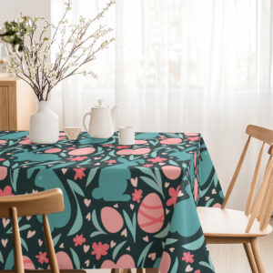 Obrus wielkanocny zielony w zajączki i pisanki - stylizacja stołu w dziennym świetle