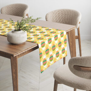 Widok bieżnika ułożonego na stole w jadalni, pokazujący powtarzalny wzór kraty i pisankek w całej kompozycji