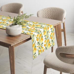 Widok bieżnika ułożonego wzdłuż stołu z bukietem tulipanów i neutralnymi krzesłami