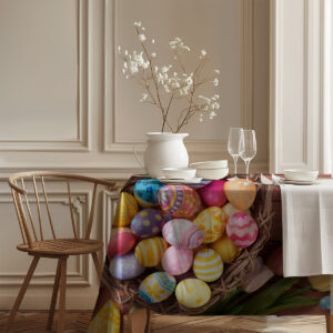 aranżacja stołu z obrusm, wazonem z gałązkami i zastawą, pokazująca jak wzór komponuje się z dekoracją