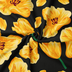 Zbliżenie na wzór tulipanów ukazujące detale płatków i nasycone odcienie żółci na ciemnym tle