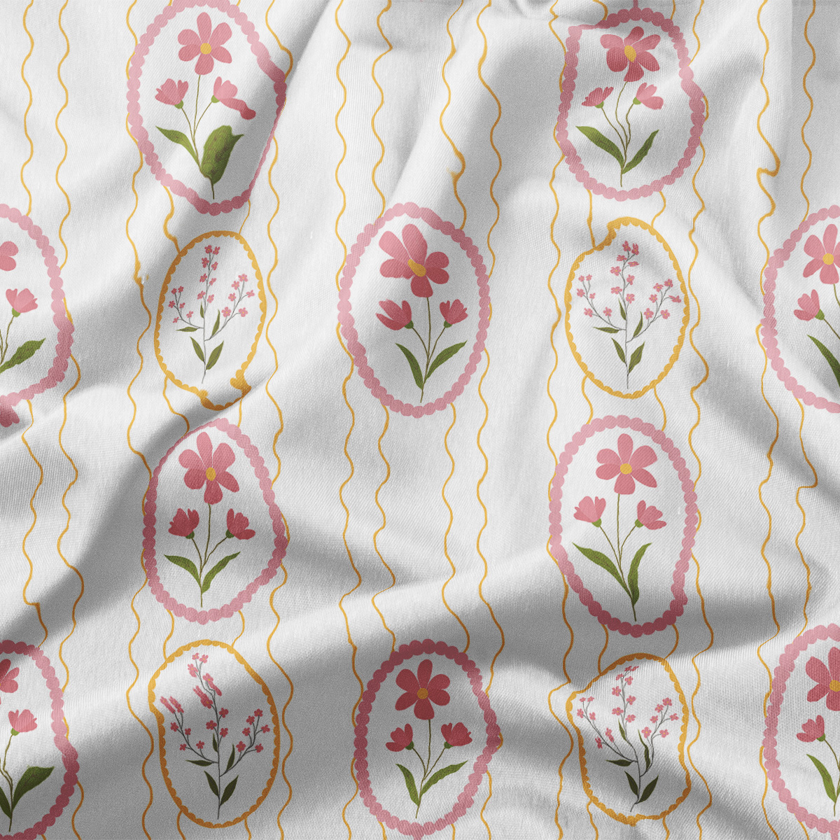 zbliżenie tkaniny pokazujące owalne ramki z kwiatami i żółte faliste linie
