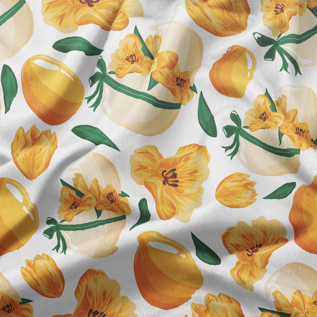 Zbliżenie na wzór z żółtymi tulipanami i pisankami oraz zielonymi listkami