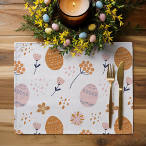 Podkładka ułożona na drewnianym stole w aranżacji z wieńcem i świecą, pokazująca dekoracyjny styl stołu