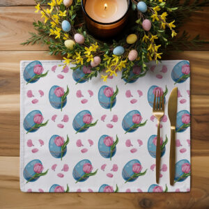 Podkładka użyta w aranżacji wielkanocnego stołu z dekoracyjnym wieńcem i zapaloną świecą