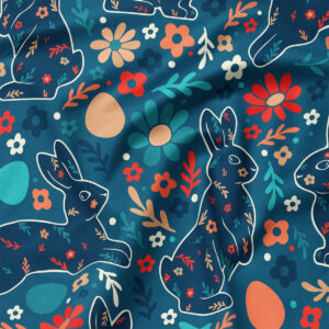 Zbliżenie na wzór z granatowym tłem, stylizowane zajączki, pisanki i drobne kwiaty