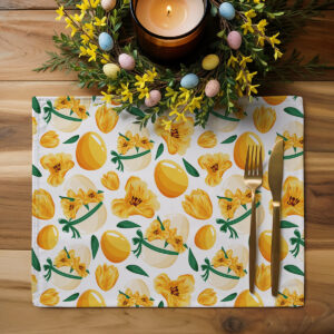 Podkładka w aranżacji świątecznego stołu z dekoracyjnym wieńcem i złotymi sztućcami, motyw pisanek i kwiatów