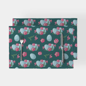 Podkładka na stole z widocznym wzorem tulipanów i pastelowych pisanek, zdjęcie główne produktu.