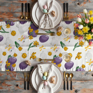 Bieżnik w aranżacji świątecznego stołu z talerzami, serwetkami i bukietem tulipanów