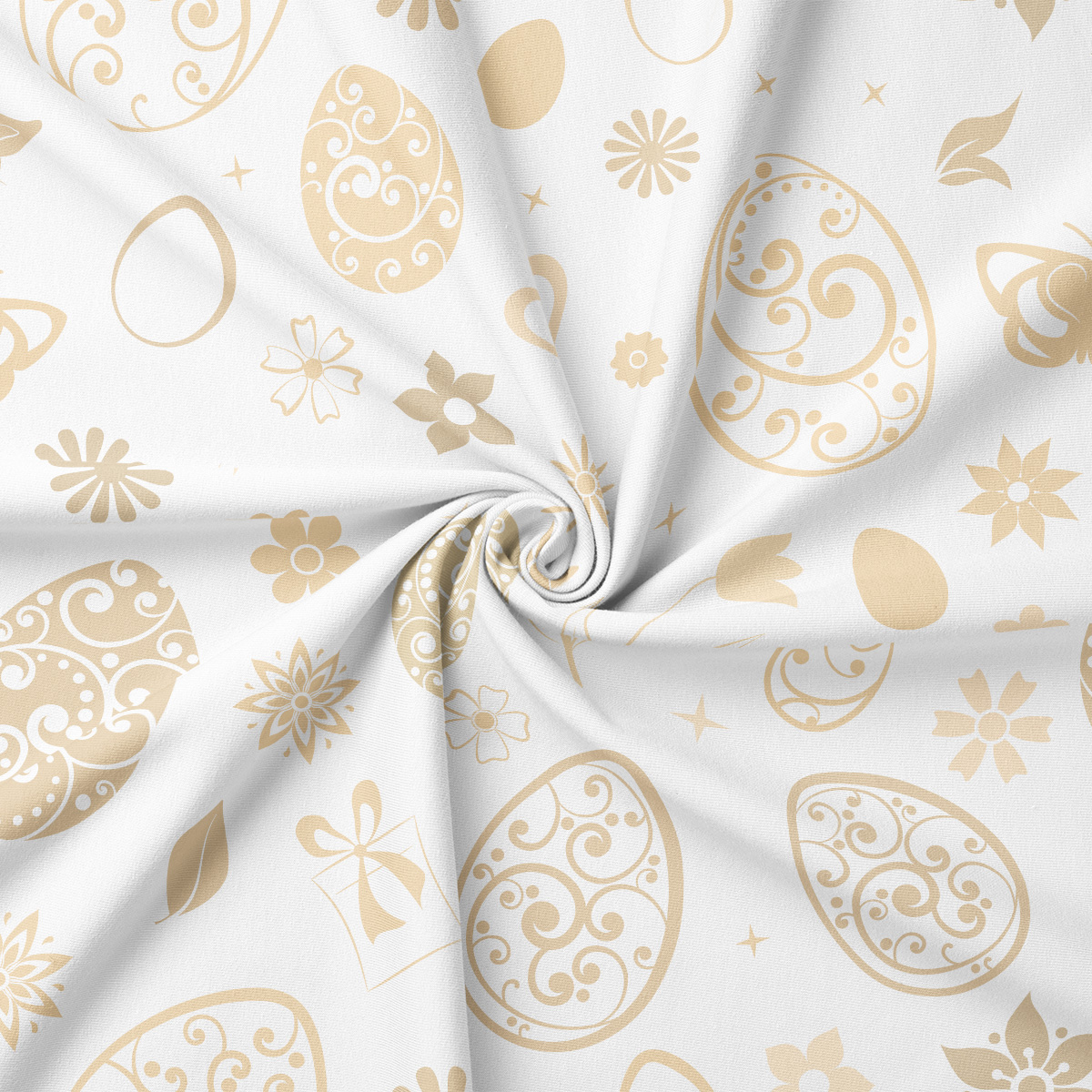 zbliżenie wzoru obrusu z ozdobnymi, zawijasowymi jajkami i drobnymi kwiatami