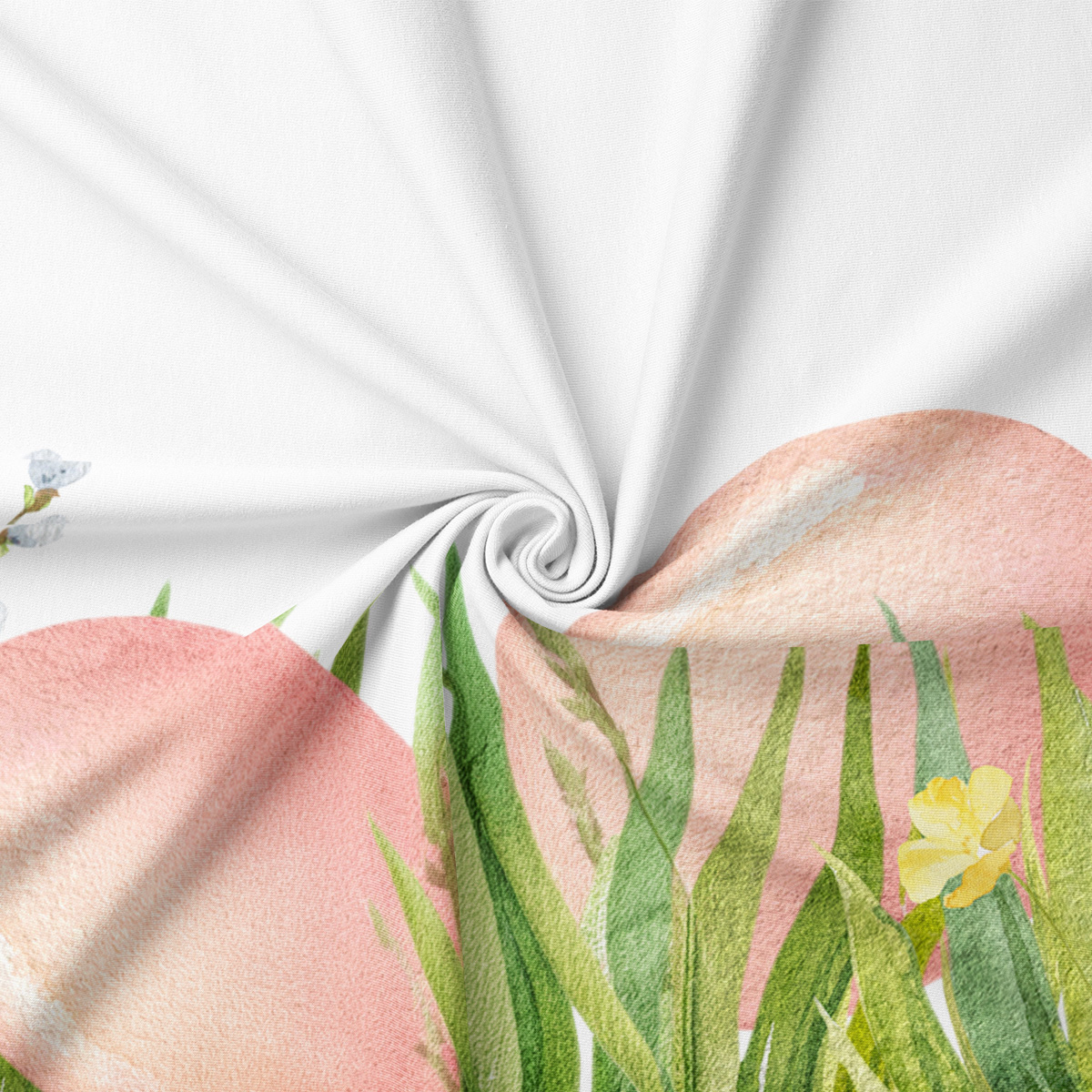 Zbliżenie tkaniny z akwarelowym printem różowych pisanek i zielonej trawy pokazujące fakturę materiału