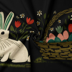Zbliżenie nadruku pokazujące zająca, pleciony koszyk z kolorowymi pisankami oraz drobne kwiaty na ciemnej tkaninie