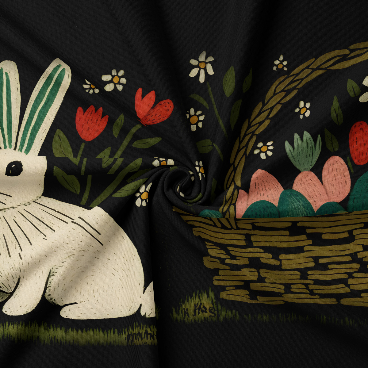 Zbliżenie nadruku pokazujące zająca, pleciony koszyk z kolorowymi pisankami oraz drobne kwiaty na ciemnej tkaninie