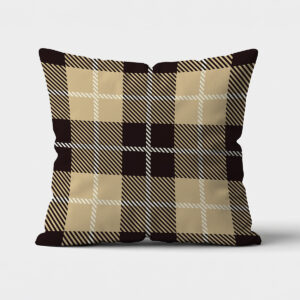 Główne ujęcie poduszki dekoracyjnej z beżowo-brązową kratą i ukośnymi paskami