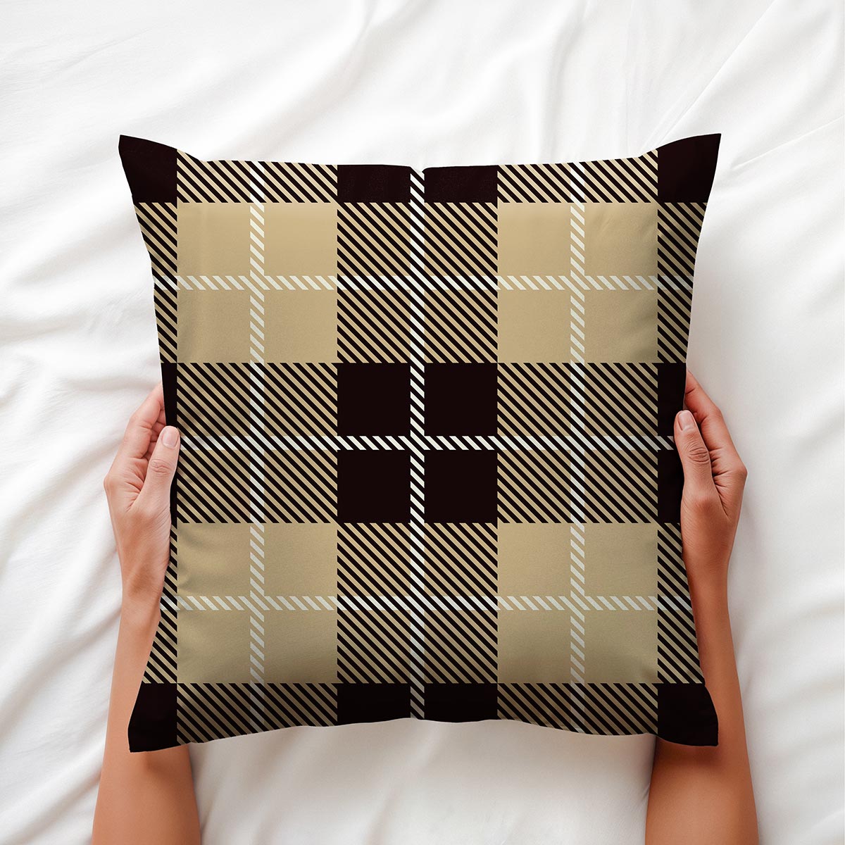 Widok z góry pokazujący wzór kraty i kontrastowe kremowe paski na poduszce