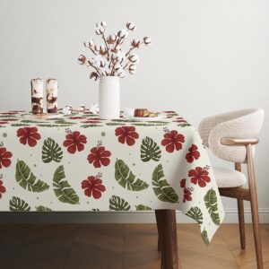 Widok stołu z obrusem rozłożonym w codziennej jadalni, naturalne dodatki