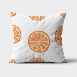 główne ujęcie poduszki dekoracyjnej z akwarelowym wzorem plasterka pomarańczy na jasnym tle
