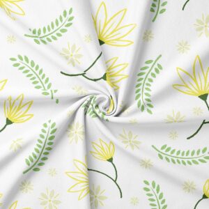 zbliżenie na detal wzoru z żółtymi kwiatami i delikatnymi zielonymi listkami