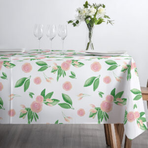 widok z góry na obrus z miejscami nakrytymi do stołu