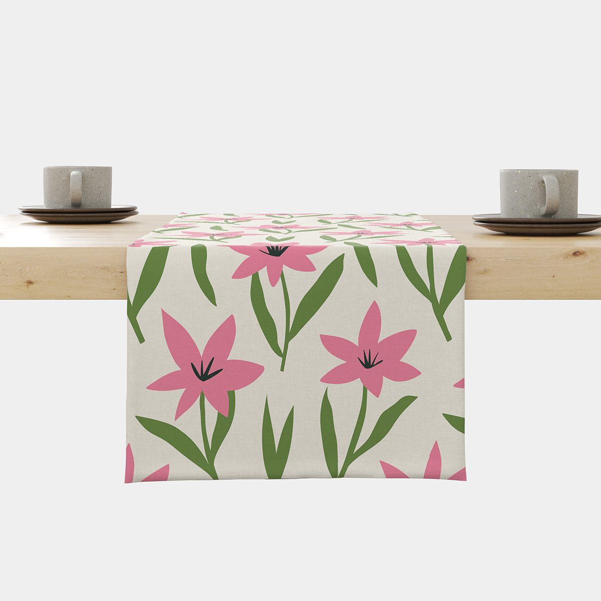 Frontowe ujęcie bieżnika z wzorem różowych kwiatów na jasnym tle