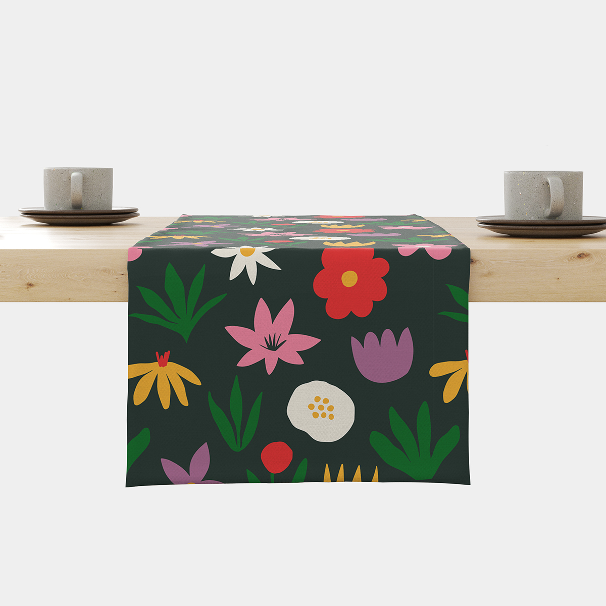 Bieżnik z ciemnym tłem i wesołymi, kolorowymi kwiatami ułożony na stole, ujęcie główne