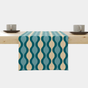 Bieżnik z falistym wzorem rozłożony na drewnianym stole, główny widok produktu