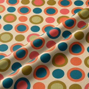 Zbliżenie na fakturę tkaniny i wielobarwne retro kropki