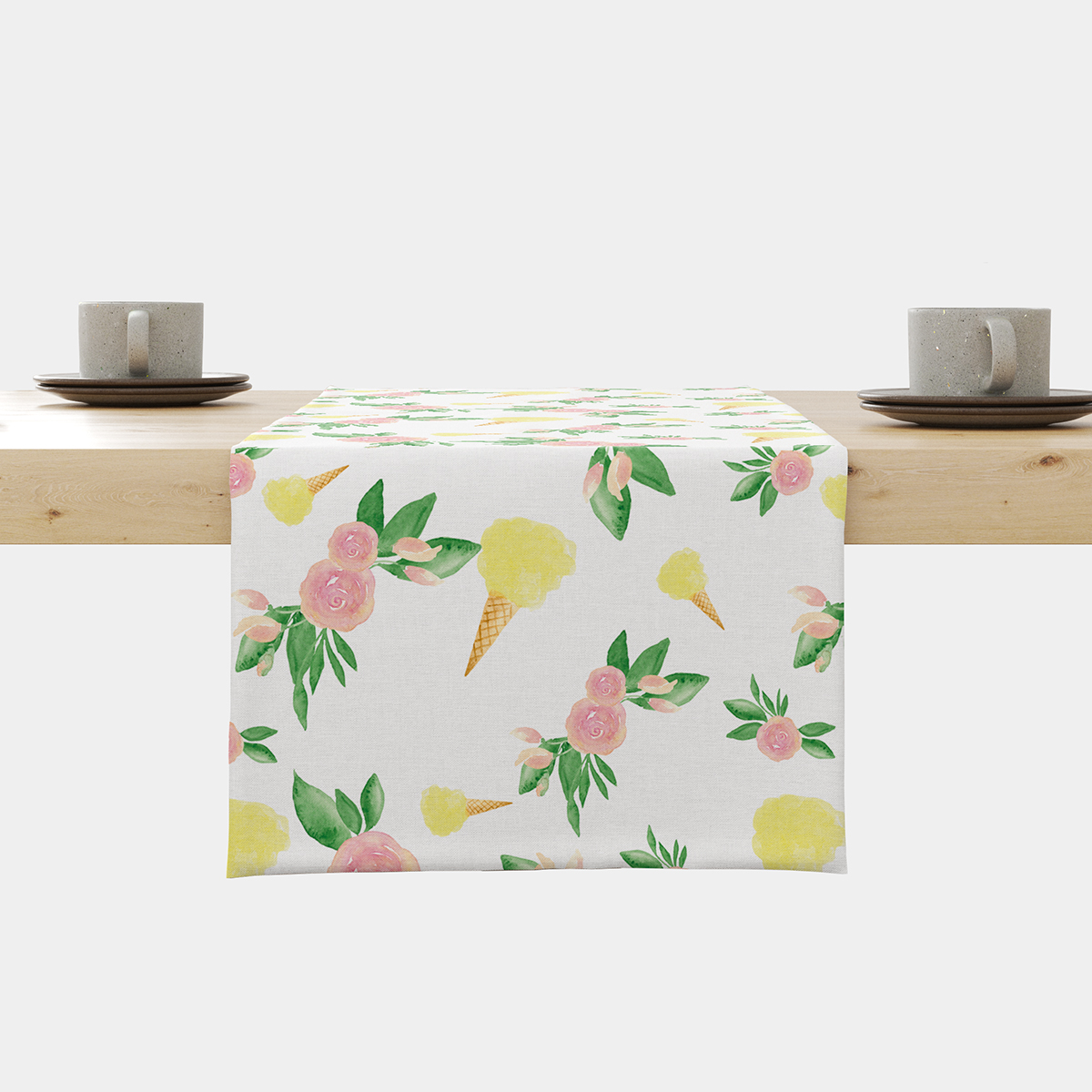 biały bieżnik na stole z motywem akwarelowych róż i żółtych lodów