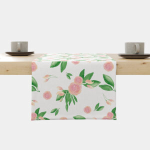 Bieżnik z akwarelowymi różami i zielonymi listkami rozłożony na drewnianym stole — główne ujęcie produktu