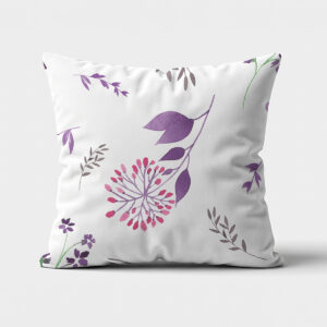 główne ujęcie poduszki z akwarelowymi gałązkami i różowo-fioletowymi drobnymi serduszkami na jasnym tle