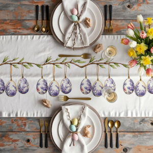 Aranżacja świątecznego stołu z bieżnikiem, talerzami, sztućcami i wiosennymi kwiatami