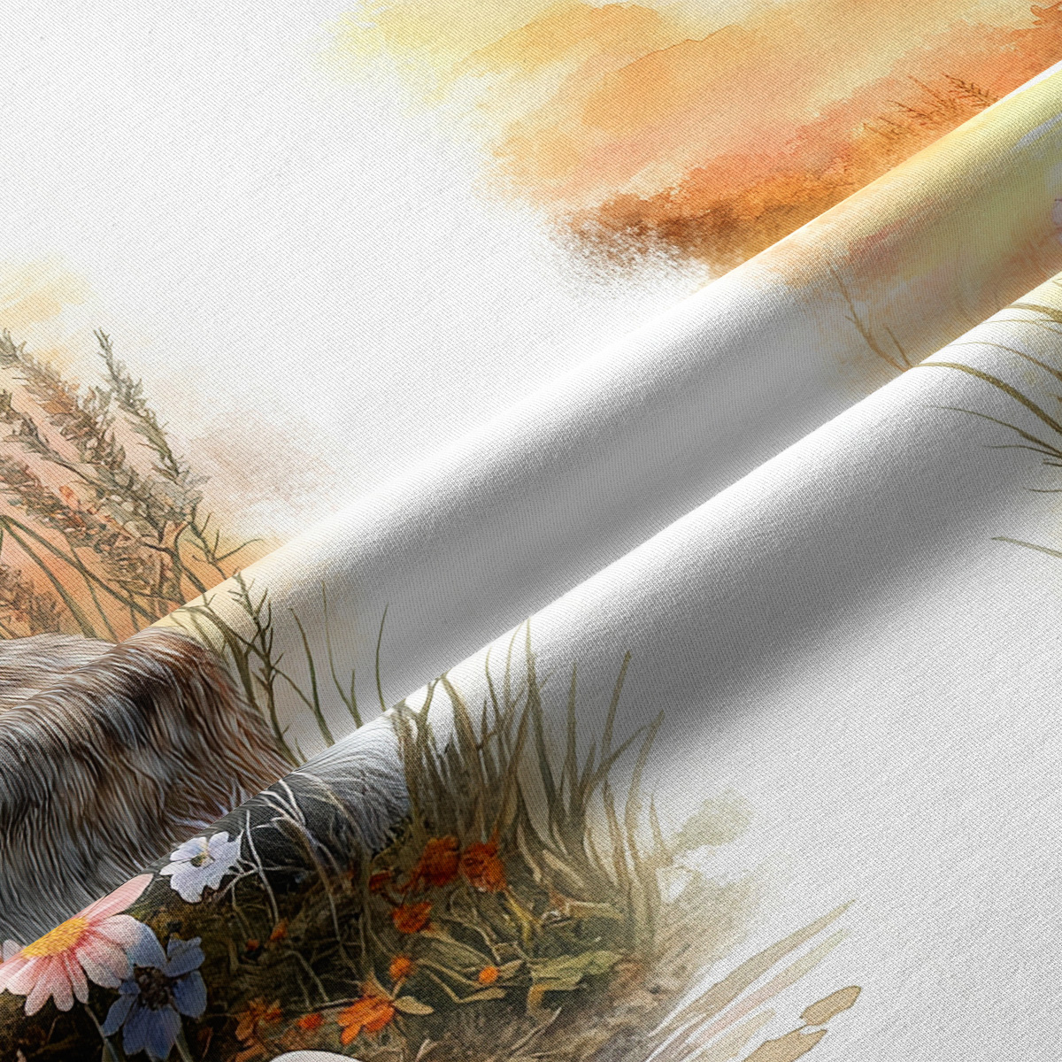 zbliżenie na fakturę tkaniny i akwarelowy druk z detalami traw oraz kwiatów