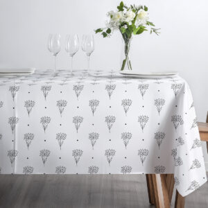 detal materiału pokazujący jakość tkaniny i liniowe kwiatowe szkice