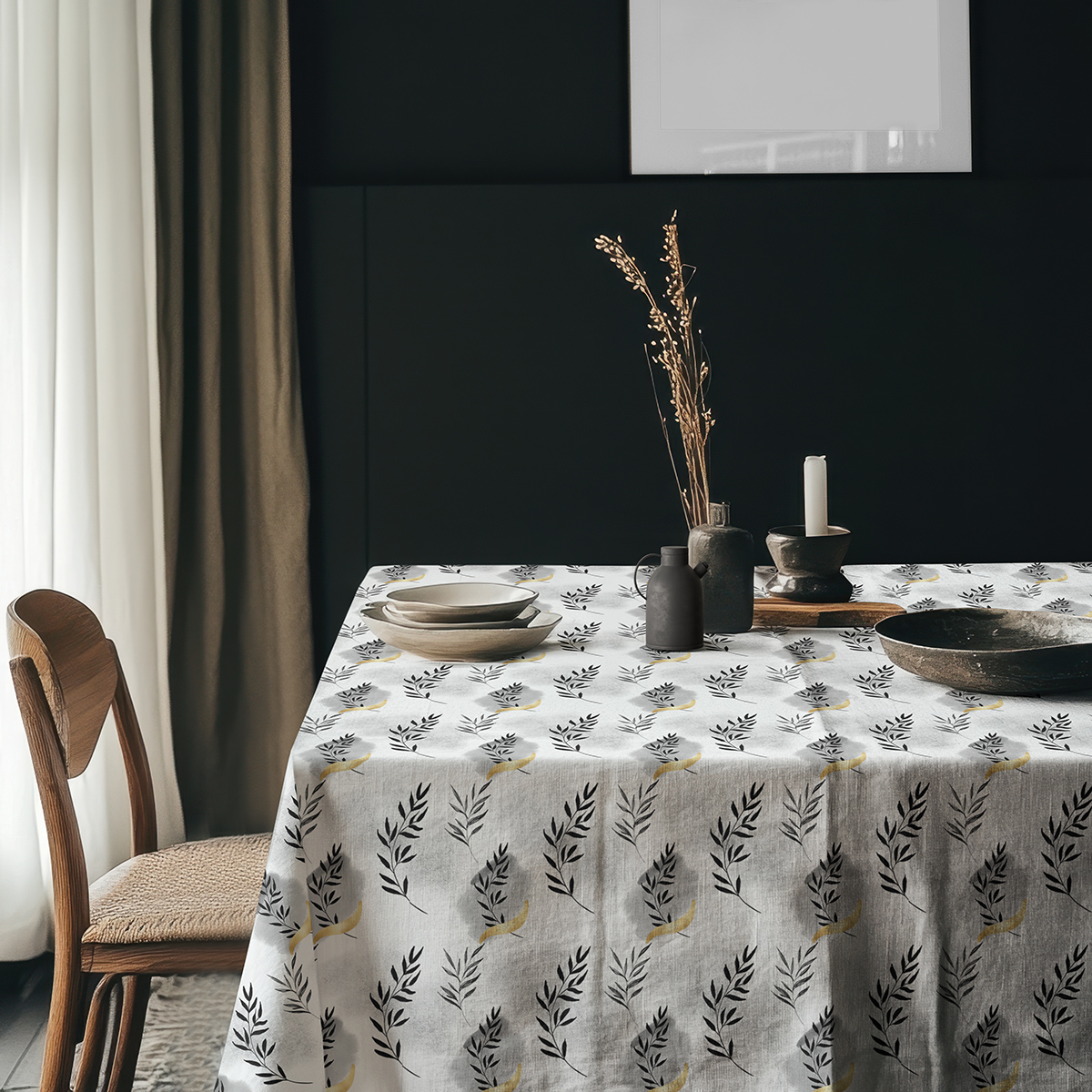 aranżacja stołu z obrusm w nowoczesnym wnętrzu, naczynia i dekoracje na środku stołu