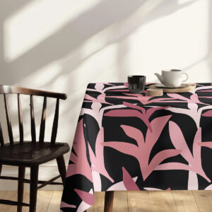 widok narożnika obrusu ukazujący wzór liści i równe wykończenie brzegów